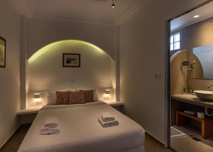 Anamnesis Fira (Santorini)