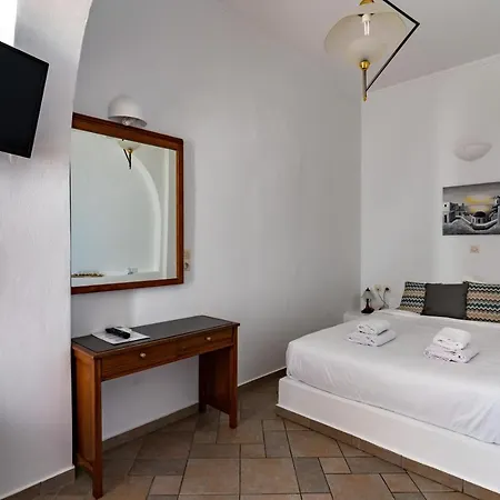 Anamnesis Fira (Santorini)