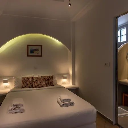 Anamnesis Fira (Santorini)