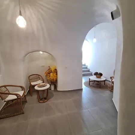 Anamnesis Fira (Santorini)