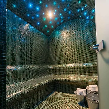 أنامنيسيس سيتي سبا الفندقية ثيرا