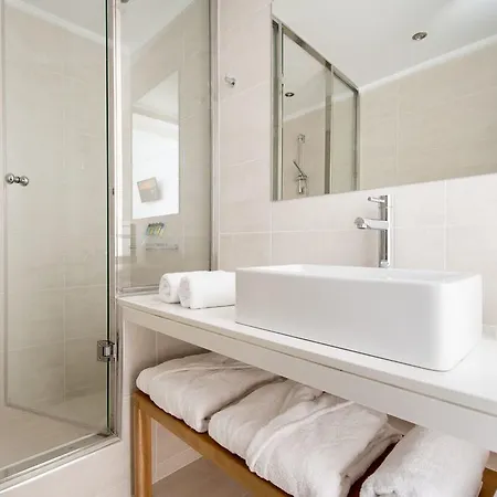 أنامنيسيس سيتي سبا الفندقية