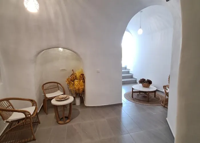 Anamnesis Fira (Santorini)