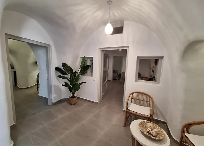 Anamnesis Fira (Santorini)