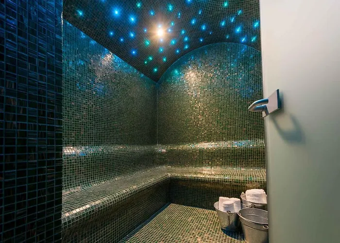 Anamnesis Fira (Santorini)