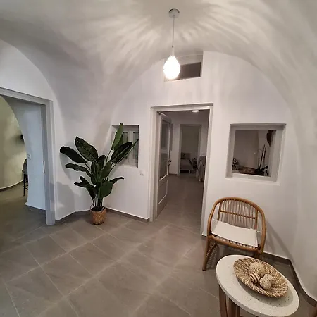 Anamnesis Fira (Santorini)